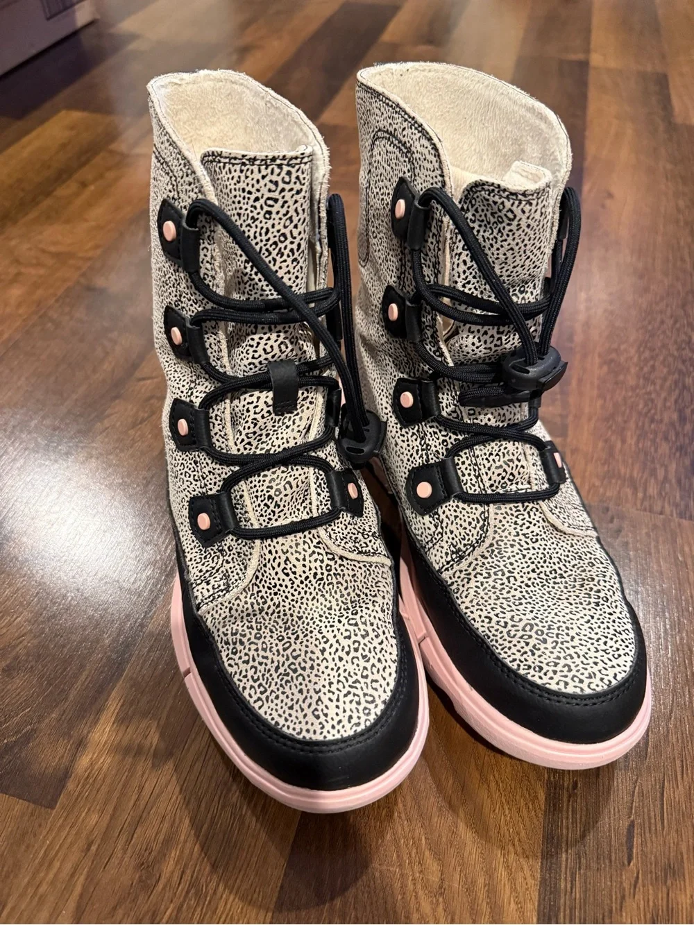 Sorel Whitney Lace-Up Snow Boots in Black and Pink and Leopard (kids size 5)